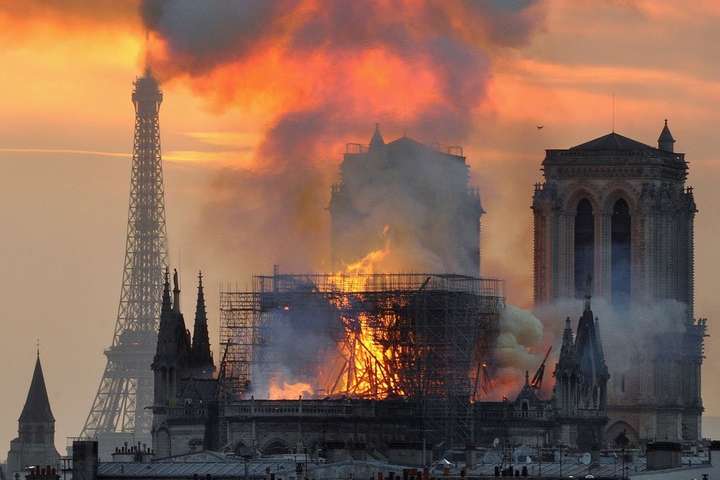 У Франції назвали нову версію пожежі в Нотр-Дамі