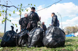 Масштабна толока в Києві: зібрано сотні тонн сміття (фото, відео)