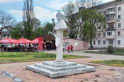 В Одесі відновили бюст гетьману Богдану Хмельницькому