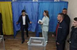 Зеленський проголосував на виборах президента (фото)