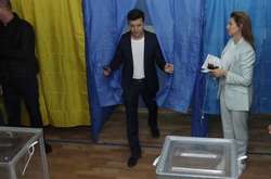 Владимир Зеленский на избирательном участке