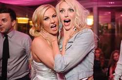 Камалия и Оля Полякова поздравили Владимира Зеленского с победой