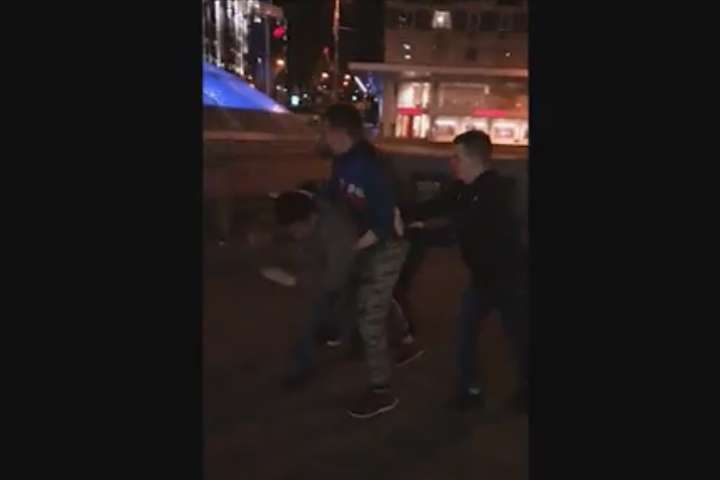 У центрі Києва сталася кривава бійка (відео)