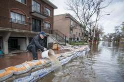 У Канаді понад 1000 будинків пішли під воду (відео)