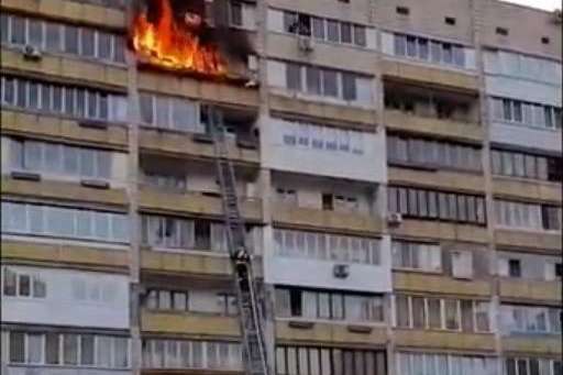 Під час пожежі у будинку в Києві ледь не загинув дідусь