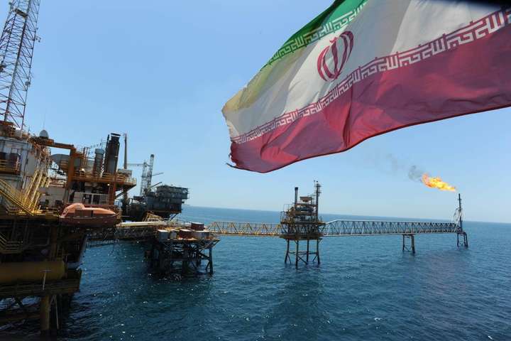 США хочуть повного припинення експорту нафти із Ірану