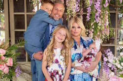 Джессика Симпсон показала новорожденную дочь