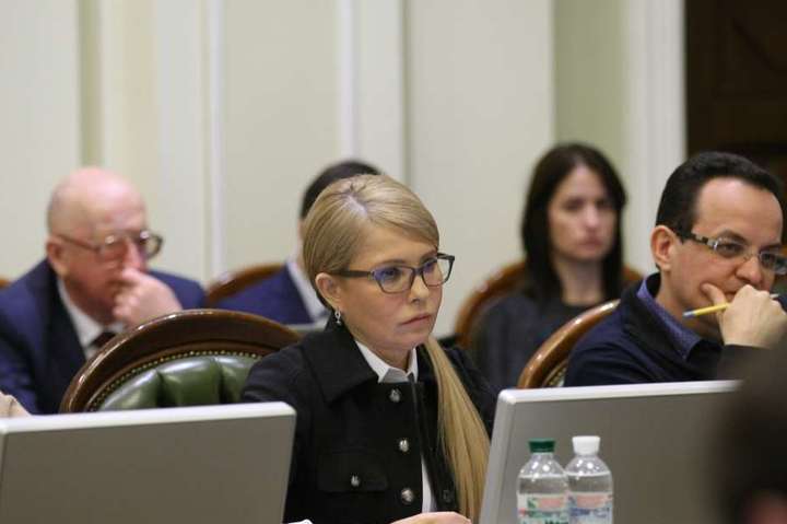 Тимошенко пропонує сформувати новий уряд і підставити плече Зеленському