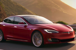 Tesla запустит сервис беспилотных такси