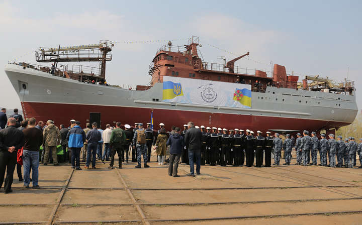 Уникальный новый корабль-разведчик для ВМС Украины спущен на воду в Киеве (фото, видео)