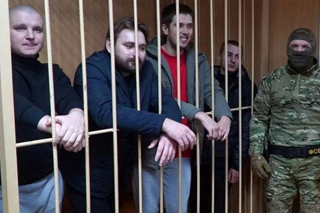 У Росії деяким українським морякам дозволили подзвонити рідним