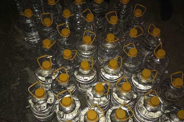Мешканця Могилів-Подільського району будуть судити за організацію незаконного виготовлення спиртних напоїв  
