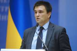 Клімкін закликав українців з окупованого Донбасу не брати громадянство Росії 