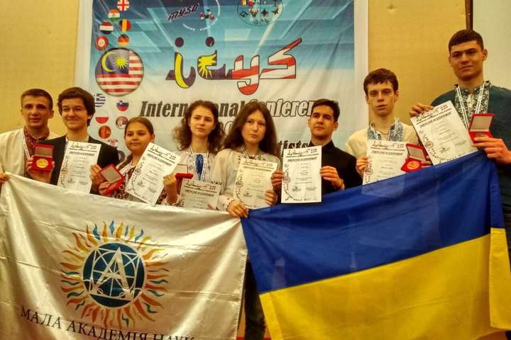 Українські школярі здобули п’ять медалей на Міжнародній конференції  ICYS-2019 у Малайзії
