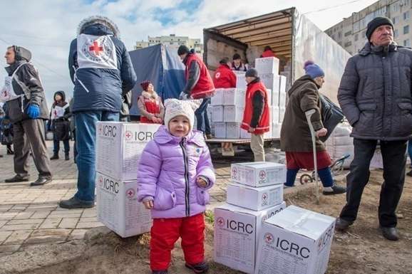 На окуповані території Донбасу передали понад 200 тонн гуманітарки