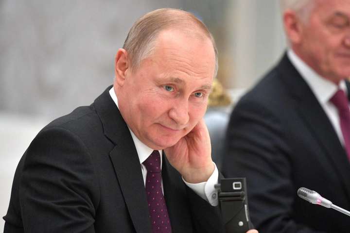 Путин оригинально поздравил Зеленского с победой на выборах