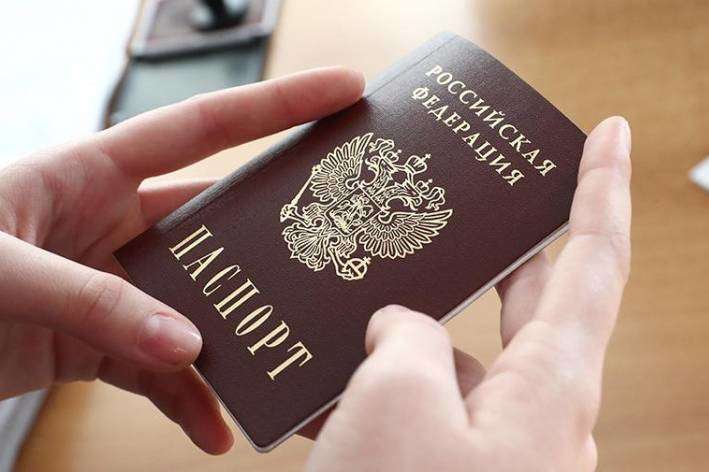 Литва закликала не визнавати паспорти РФ, що видаватимуть на окупованому Донбасі