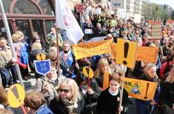 Вчителі у Польщі призупиняють страйк до вересня 