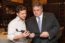 Першу міжнародну зустріч Зеленський провів з представником Литви