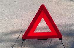 Рятувальники визволили водія з понівеченої вантажівки на Окружній