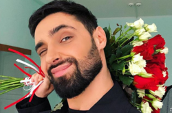 Виталик Козловский посветил пузиком в цветастых трусиках