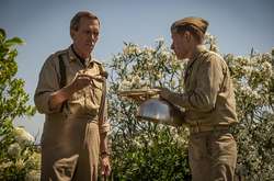 Хью Лори и Дордж Клуни в главных ролях: вышел трейлер сериала «Уловка-22 »про военных летчиков