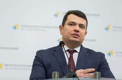 Артем Ситник три тижні тому зустрічався з людиною Коломойського і Зеленського