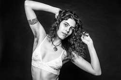 Женщины, которые решили не брить свои подмышки, провели уникальную фотосессию