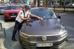 На вулицях Києва з'явилися інспектори з паркування