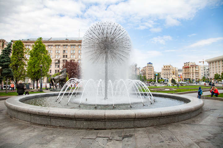 У центрі Києва запрацювали фонтани (фото)