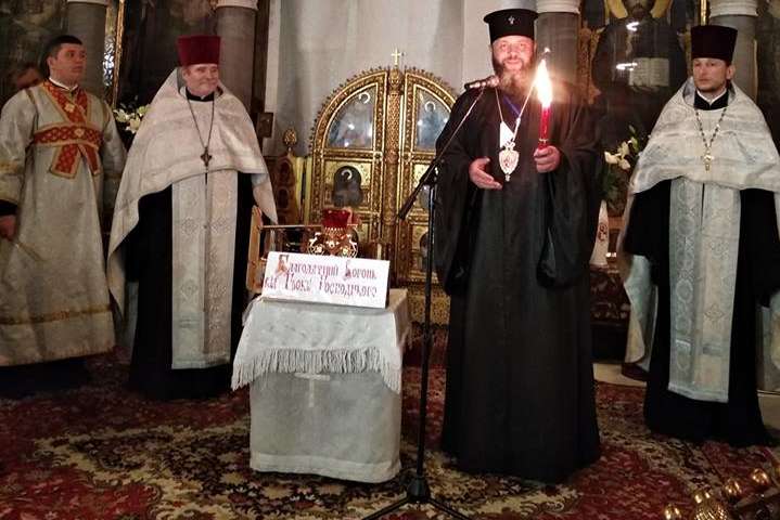 Благодатний вогонь прибув до Володимирського собору