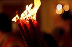 27 квітня у Єрусалимі в Храмі Христа Господнього зійшов Благодатний вогонь.