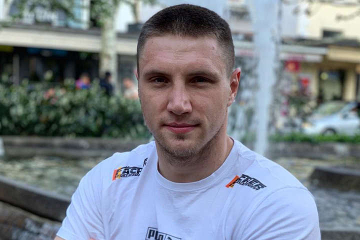 Непереможний українець Сіренко потужно нокаутував аргентинського боксера (відео)