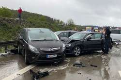 Через сильний град у Німеччині зіткнулися щонайменше 50 авто