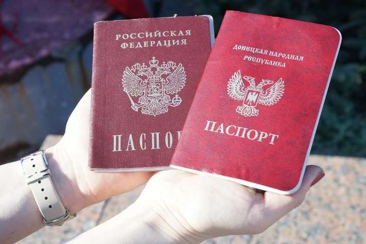 У Путіна розказали, для чого роздають паспорти мешканцям окупованих територій