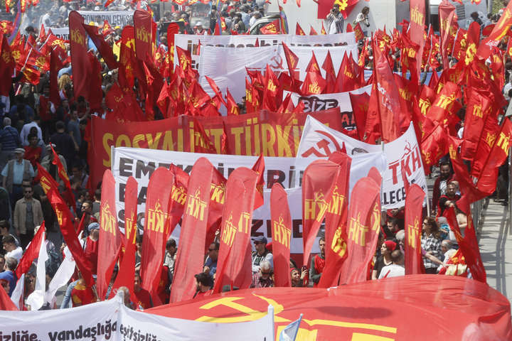 Поліція затримала у Стамбулі 127 учасників першотравневих демонстрацій