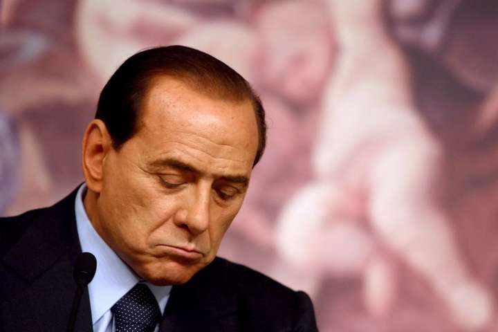Екс-прем’єра Італії Берлусконі терміново прооперували 