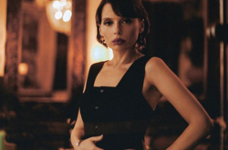 Ирена Карпа похвасталась восхитительной фигурой в купальнике