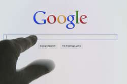 Google начнет автоматически удалять истории поиска пользователей