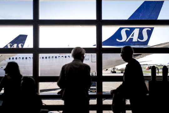 Найбільший авіаперевізник Скандинавії скасував понад 700 рейсів через страйк пілотів