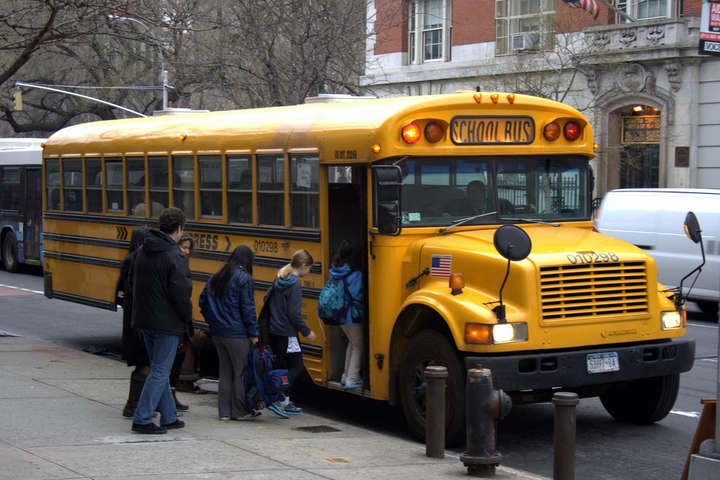 У штаті Нью-Йорк затримали трьох підлітків, які планували підірвати школу