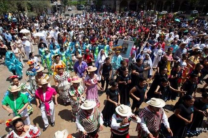 На святкуванні Дня дитини у Мексиці отруїлися 1,4 тис. людей