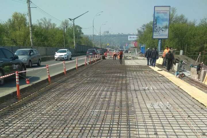 Ремонт мосту Метро через Русанівську протоку наближається до фіналу (фото)