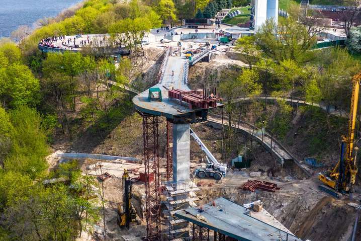 Будівництво скандального моста в Києві: Кличко показав, як це було (відео)