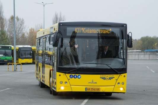 Поминальні дні у Києві: як буде організовано роботу транспорту (схеми)