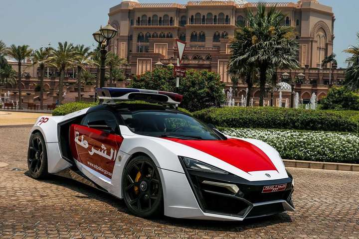 Поліція Абу-Дабі отримала рідкісний гіперкар Lykan HyperSport (фото, відео)