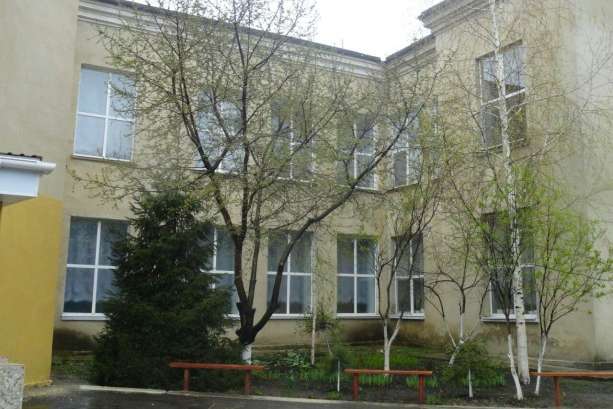 У гімназії міста Подільськ замінено вікна