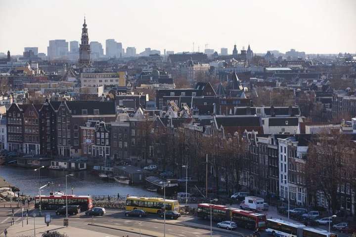 В Амстердаме через 11 лет полностью запретят автомобили на бензине и дизельном топливе
