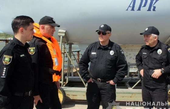 На патрулювання узбережжя Азовського моря заступила водна поліція 