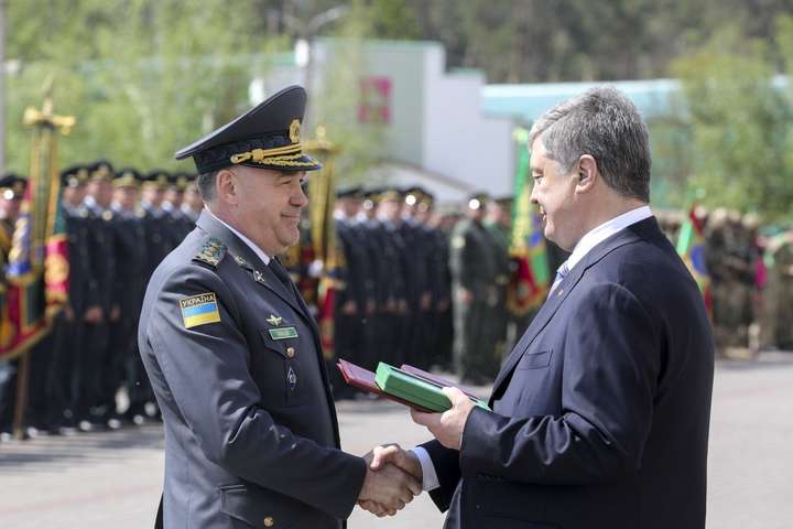 Порошенко присвоил Цигикалу звание генерала армии
